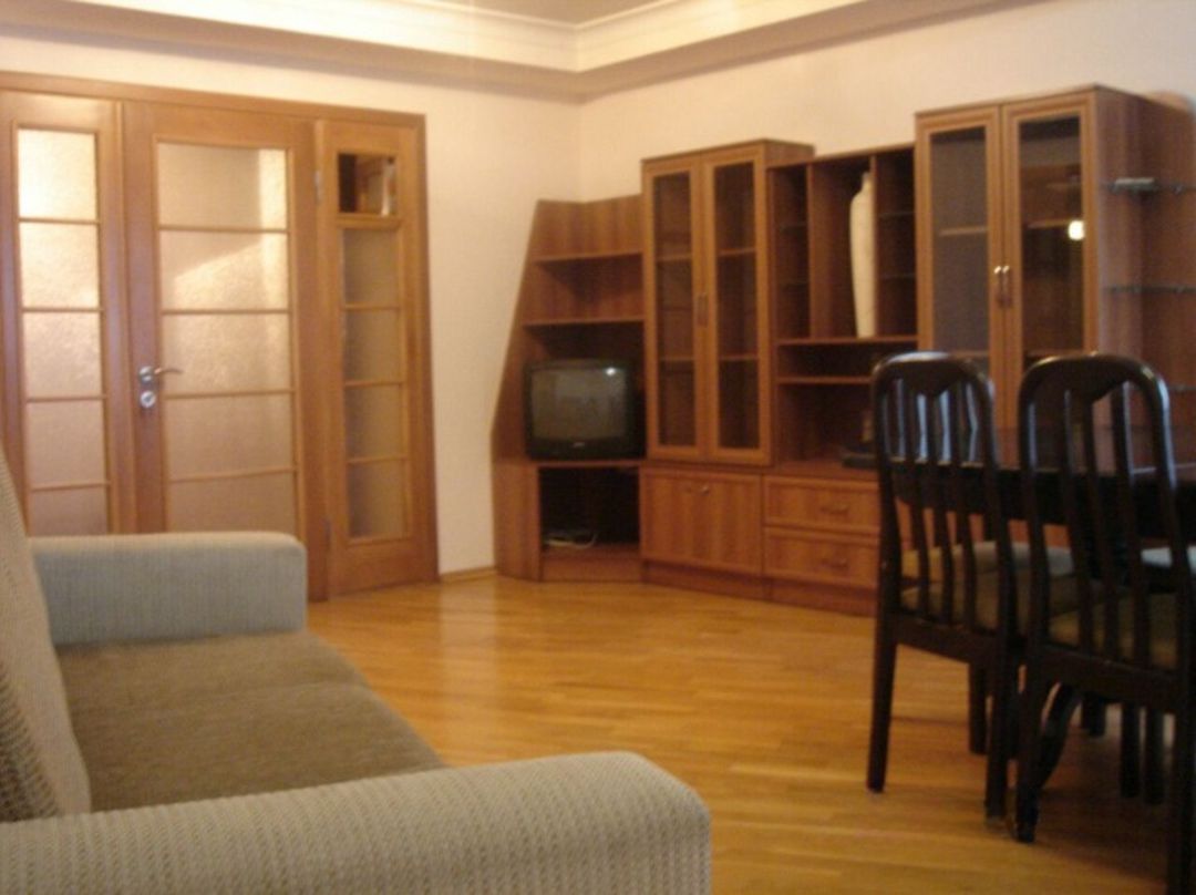 Satılır 4 otaqlı köhnə tikili 100 m² — Mənzil, Bakı