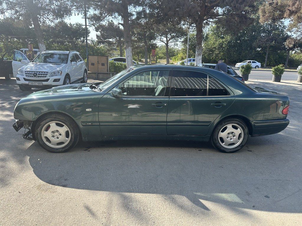 Mercedes E 240, 2.4 L, 1998 il, 428 000 km — Avtomobillər, Bakı (3)