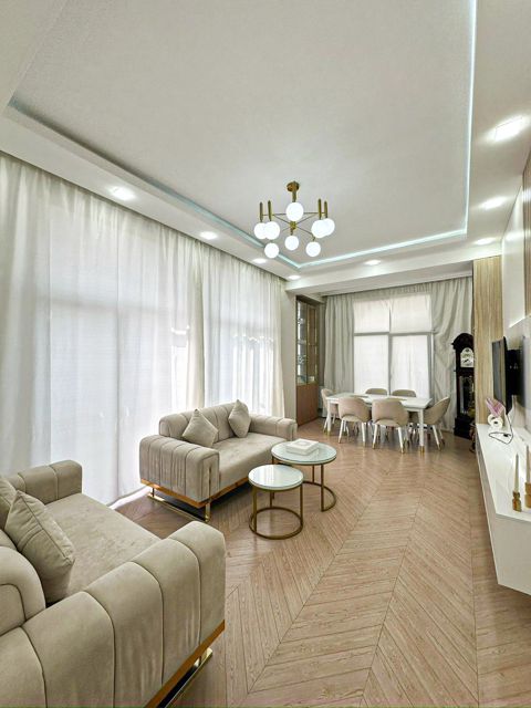 Satılır 4 otaqlı yeni tikili 130 m² — Bakı