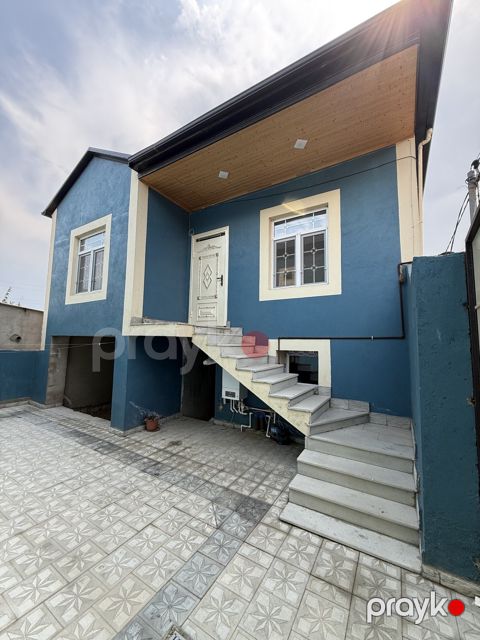 Satılır 3 otaqlı həyət evi/bağ evi 100 m²