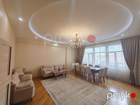 Satılır 3 otaqlı yeni tikili 137 m²