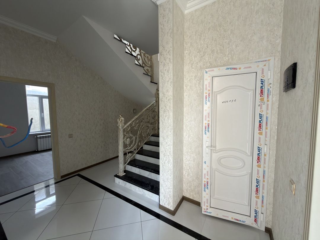 Satılır 5 otaqlı həyət evi/bağ evi 200 m² — Ev, villa, Bakı (2)
