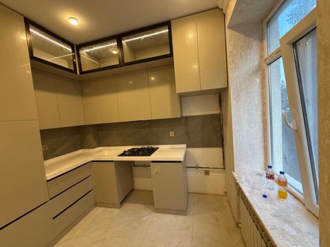 Satılır 3 otaqlı köhnə tikili 80 m² — Bakı