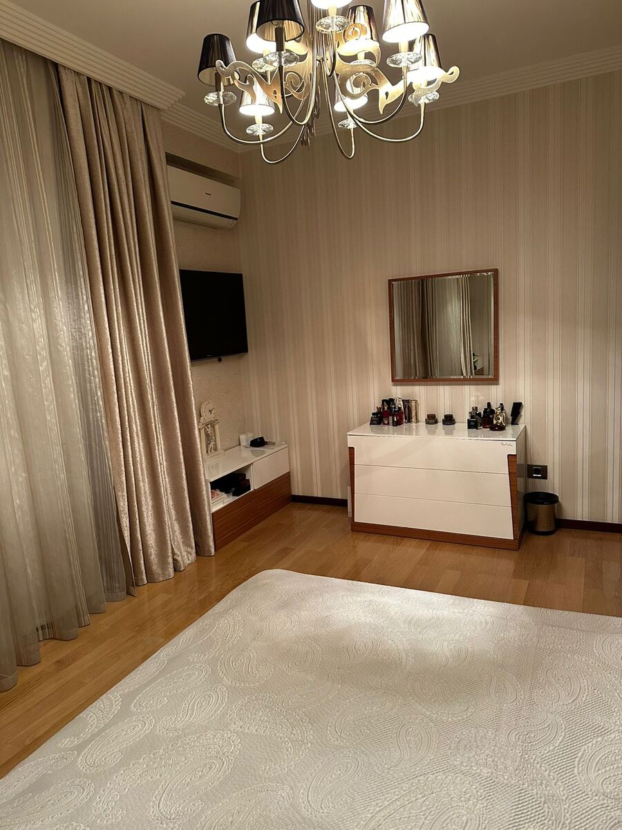 Satılır 4 otaqlı yeni tikili 200 m² — Mənzil, Bakı (9)