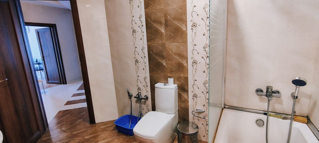 İcarəyə verilir 3 otaqlı yeni tikili 130 m² — Mənzil, Bakı (8)