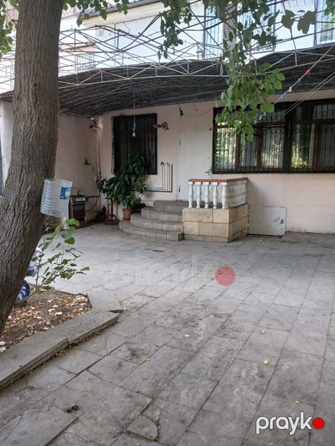 Satılır 5 otaqlı köhnə tikili 120 m²