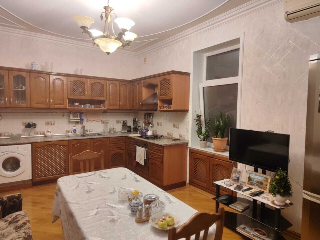 Satılır 8 otaqlı həyət evi/bağ evi 550 m² — Ev, villa, Bakı (4)