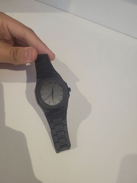 Minimalist analoq əl saatı – tam qara dizayn. - Korpus: mat qara — Bakı
