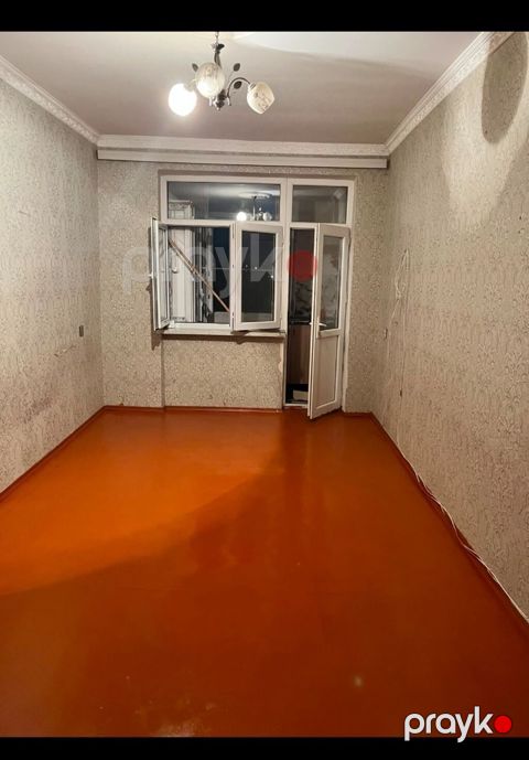 1 otaqlı mənzil – işıqlı əsas otaq və bağlı eyvan - Geniş, düzbucaqlı