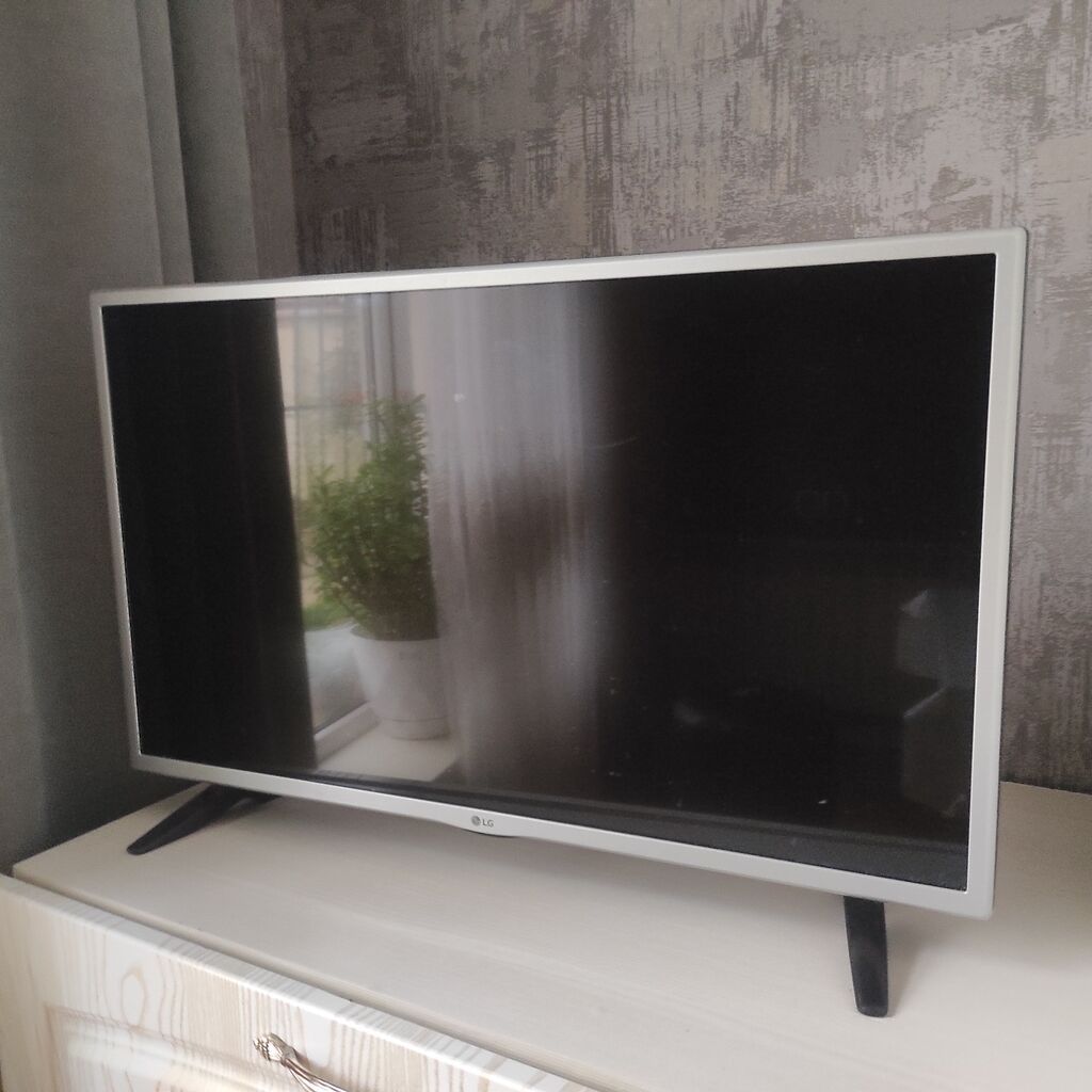 LG LED televizor - Təxmini diaqonal: 32" (80 sm ətrafı), nazik ağ — Televizorlar, Masazır