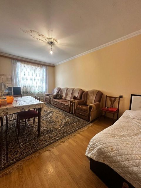 Satılır 2 otaqlı köhnə tikili 60 m² — Bakı