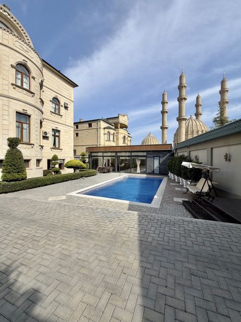 Satılır 7 otaqlı həyət evi/bağ evi 1280 m² — Bakı