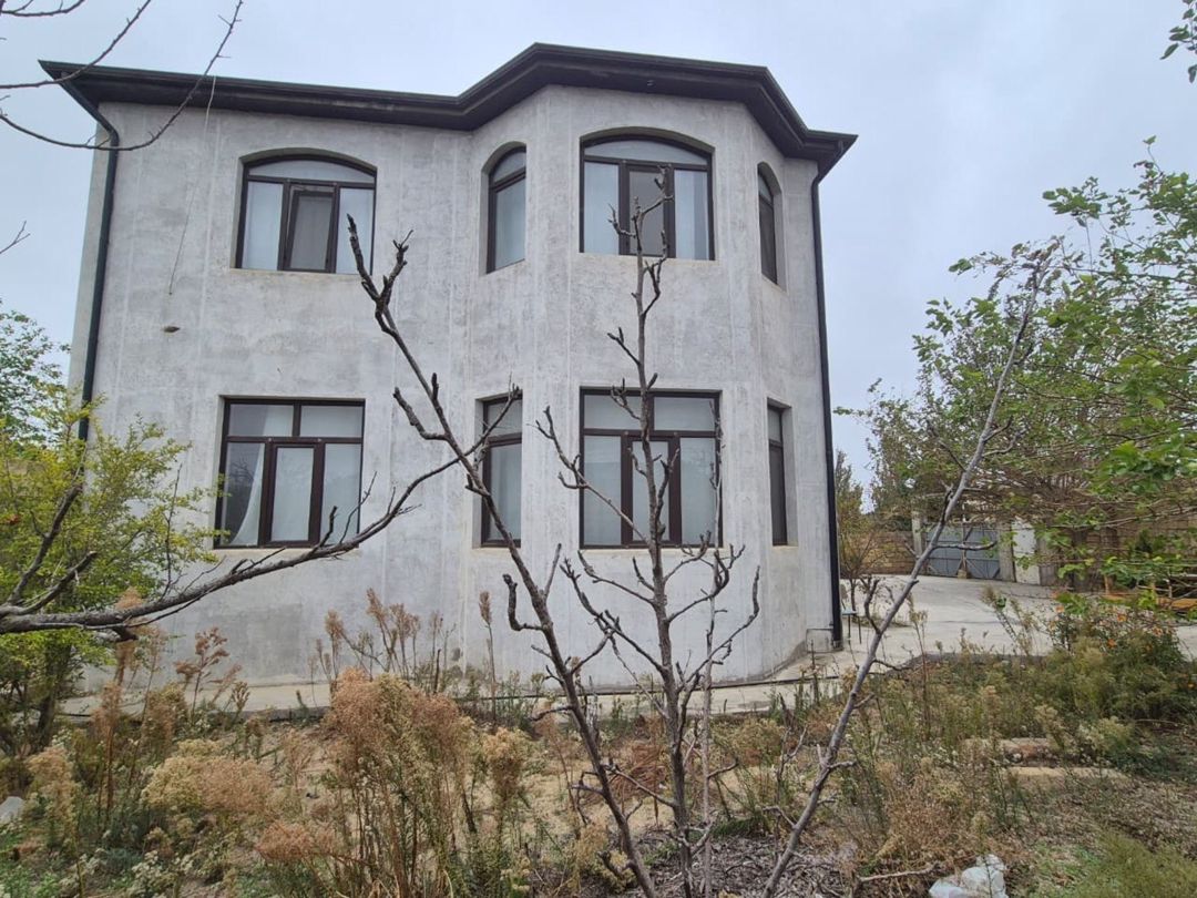 Satılır 4 otaqlı həyət evi/bağ evi 200 m² — Ev, villa, Bakı (3)