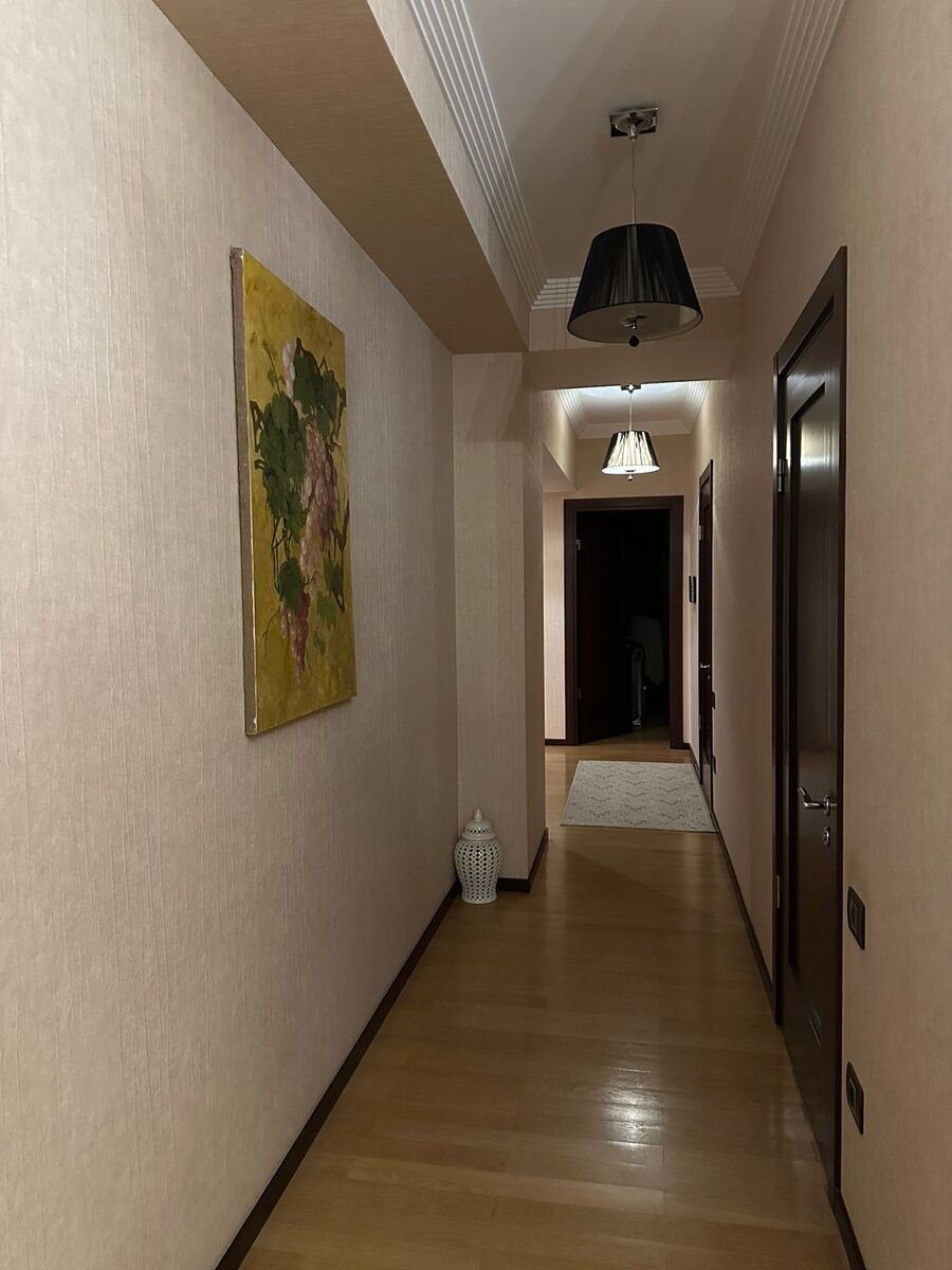 Satılır 4 otaqlı yeni tikili 200 m² — Mənzil, Bakı (10)