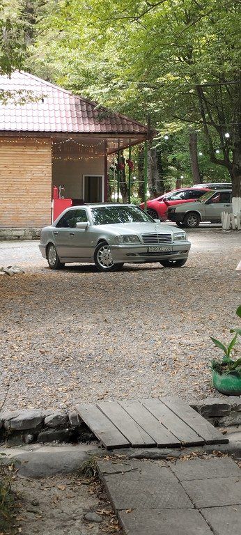Mercedes C 220, 2.2 L, 2000 il, 380 000 km — Saatlı
