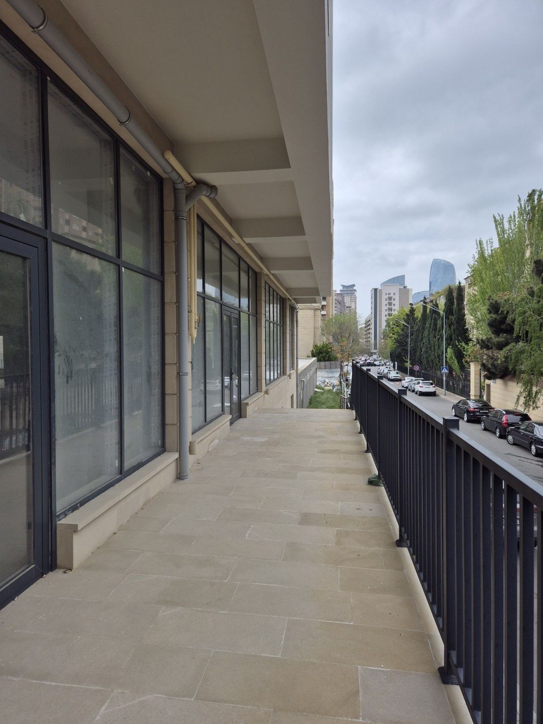Satılır obyekt 375 m² — Əmlak, Bakı