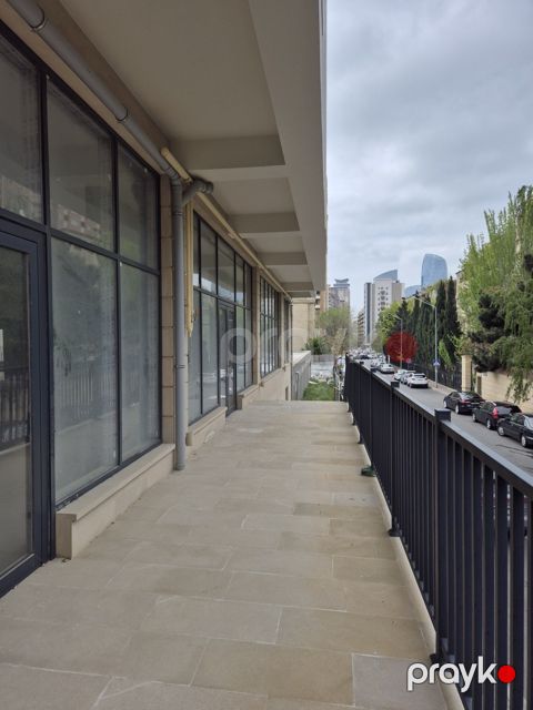 Satılır obyekt 375 m²