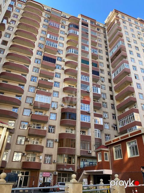 Satılır 3 otaqlı yeni tikili 135 m²