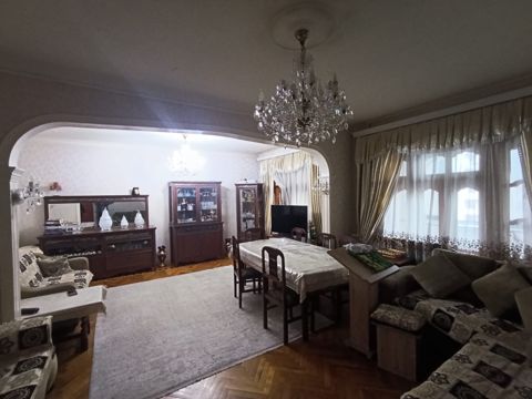 Satılır 5 otaqlı köhnə tikili 120 m² — Bakı