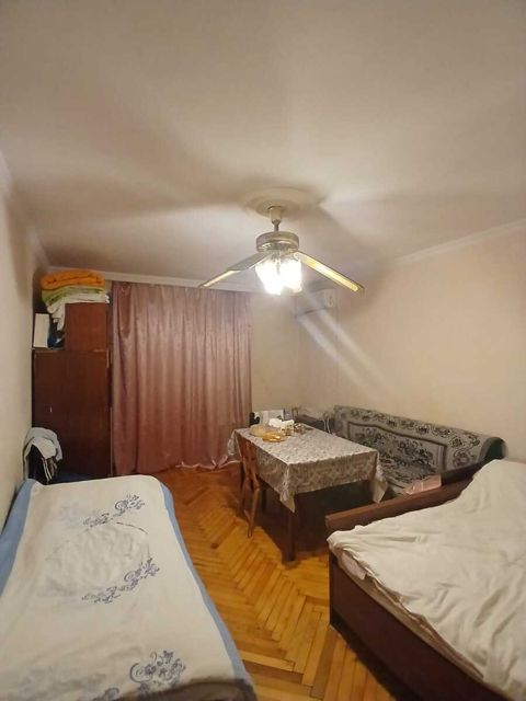 Satılır 1 otaqlı köhnə tikili 35 m² — Bakı