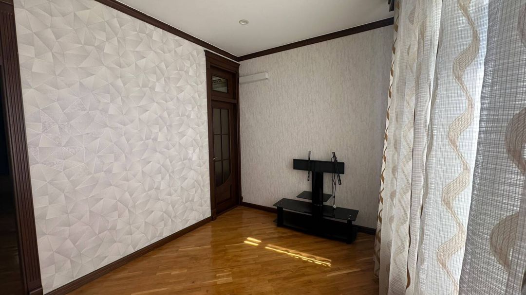 İcarəyə verilir 5 otaqlı yeni tikili 240 m² — Mənzil, Bakı (10)