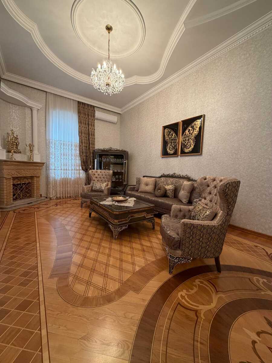 Satılır 7 otaqlı köhnə tikili 450 m² — Mənzil, Bakı (2)