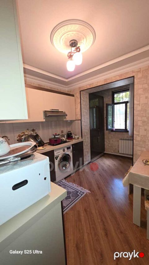 Satılır 2 otaqlı köhnə tikili 55 m²