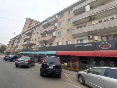 Satılır 4 otaqlı köhnə tikili 80 m² — Bakı