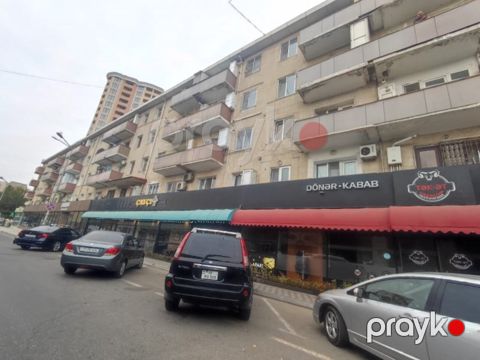 Satılır 4 otaqlı köhnə tikili 80 m²