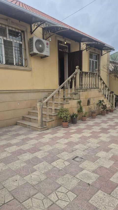 Satılır 4 otaqlı həyət evi/bağ evi 120 m² — Bakı