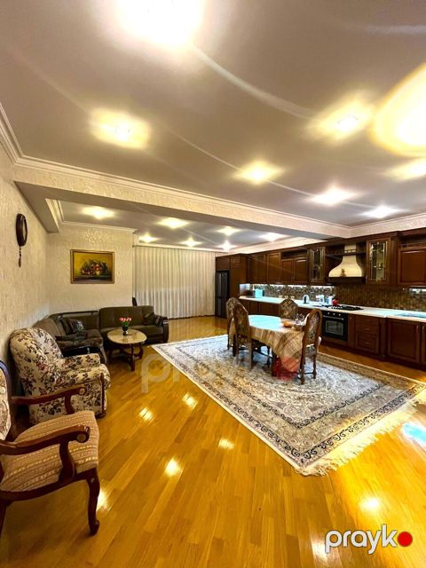 Satılır 5 otaqlı yeni tikili 235 m²