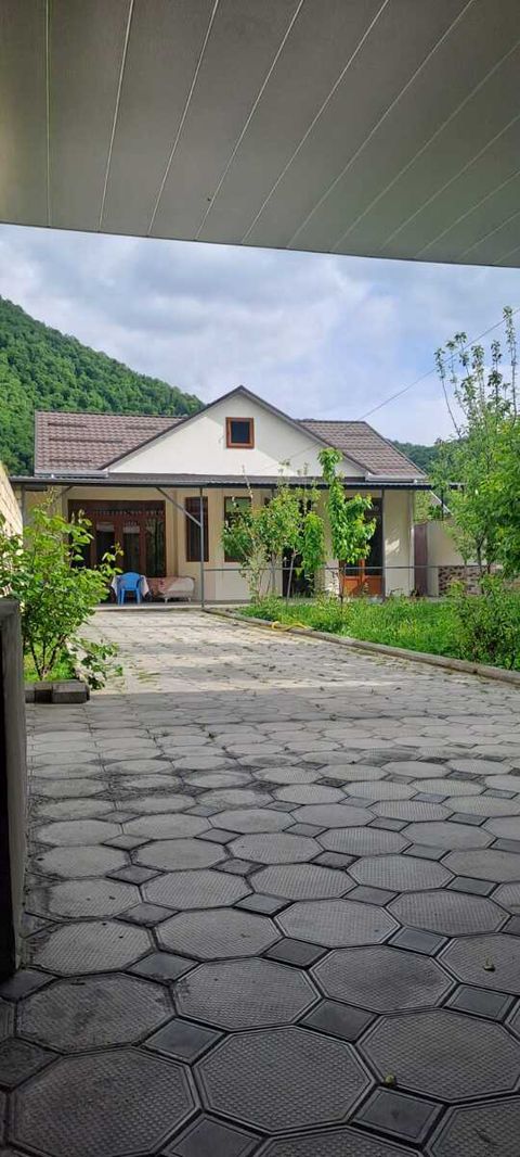 İcarəyə verilir 4 otaqlı həyət evi/bağ evi 70 m²
