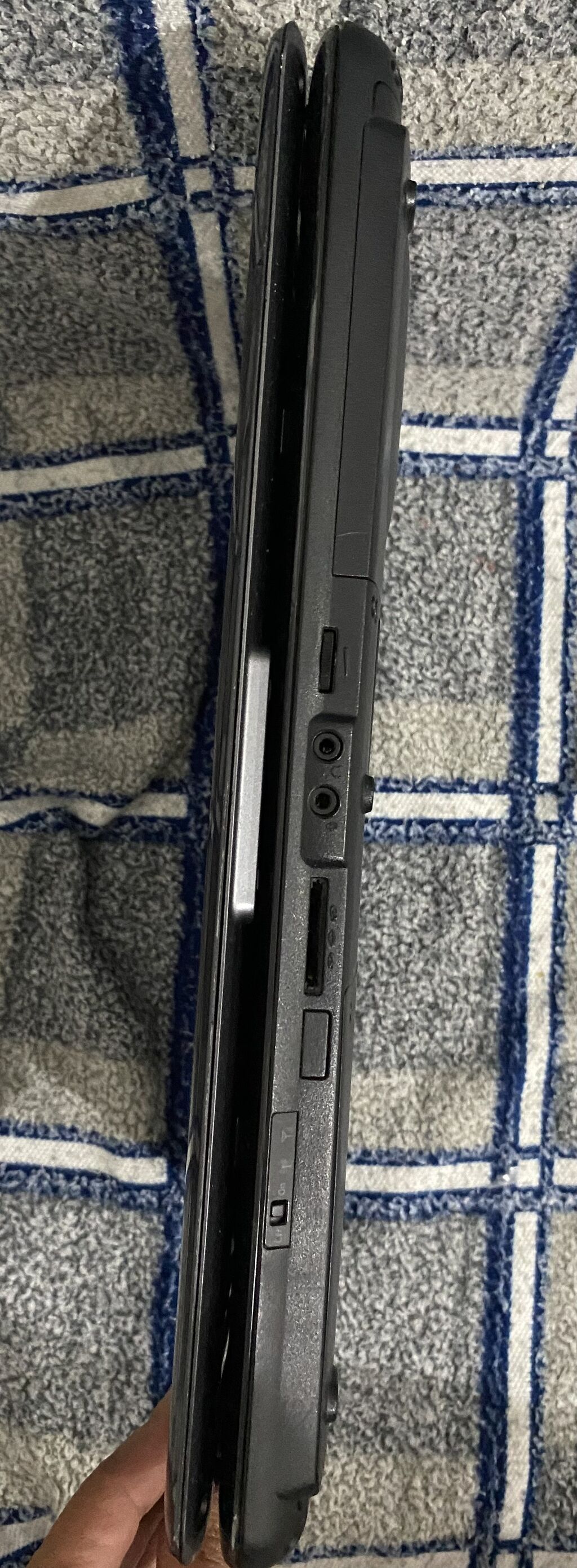 Toshiba noutbuk. Tək ekranı sınıqdı. Bütün ehtiyat hissələrini üstündə — Elektronika, Bakı (9)