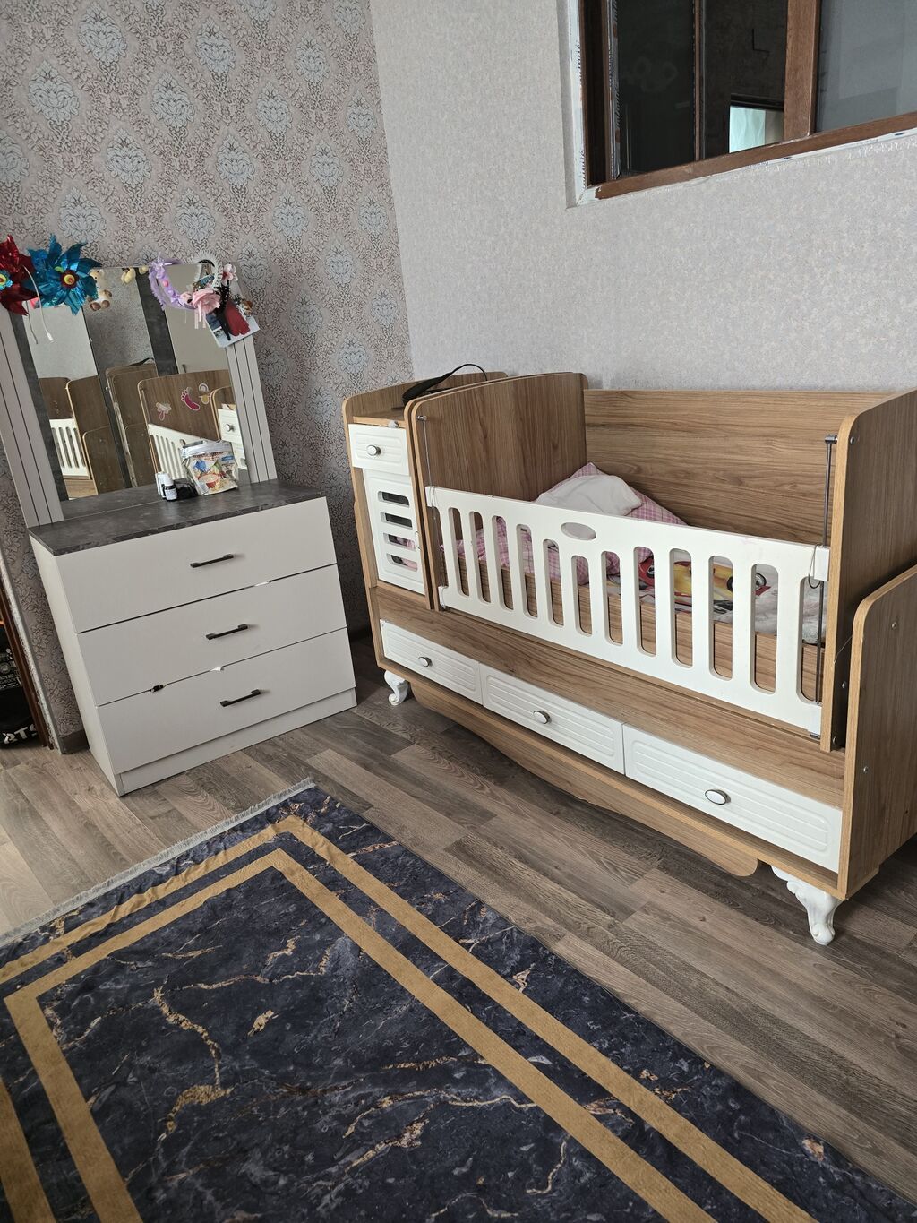 Uşaq otağı üçün mebel dəsti - Beşik: Təbii ağac tonlarında, ağ dekor — Mebel, Bakı (4)