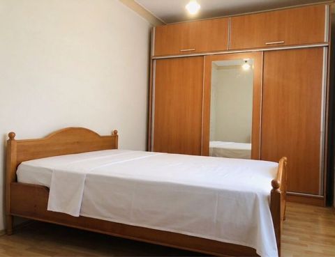 Çarpayı İrandan gətirilib, təbii şam ağacındandır. Çox dözümlü və — Bakı