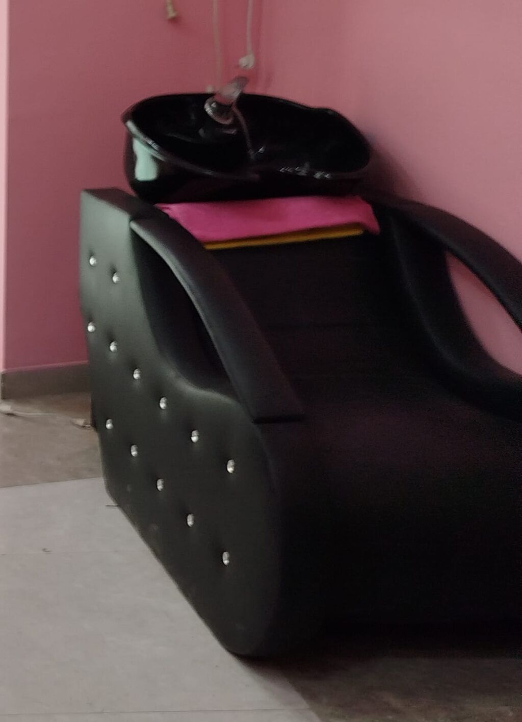 Ünvan:Bzovna. Salon moykası 250 azn satılir.Ayla91Salon üçün saç yuma — Mebel, Digah