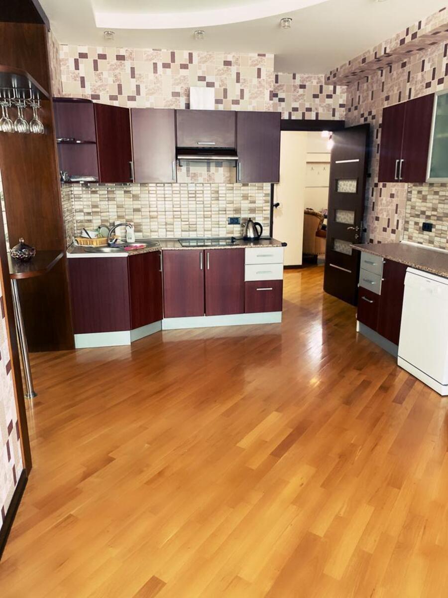 İcarəyə verilir 3 otaqlı yeni tikili 191 m² — Mənzil, Bakı (12)