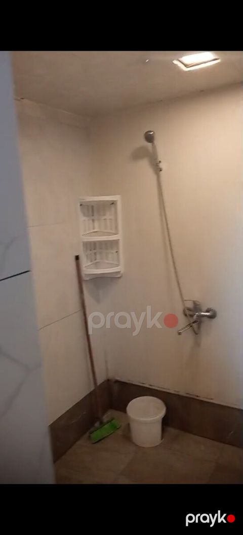 Həyət evi kirayə verilir, Binə qəs