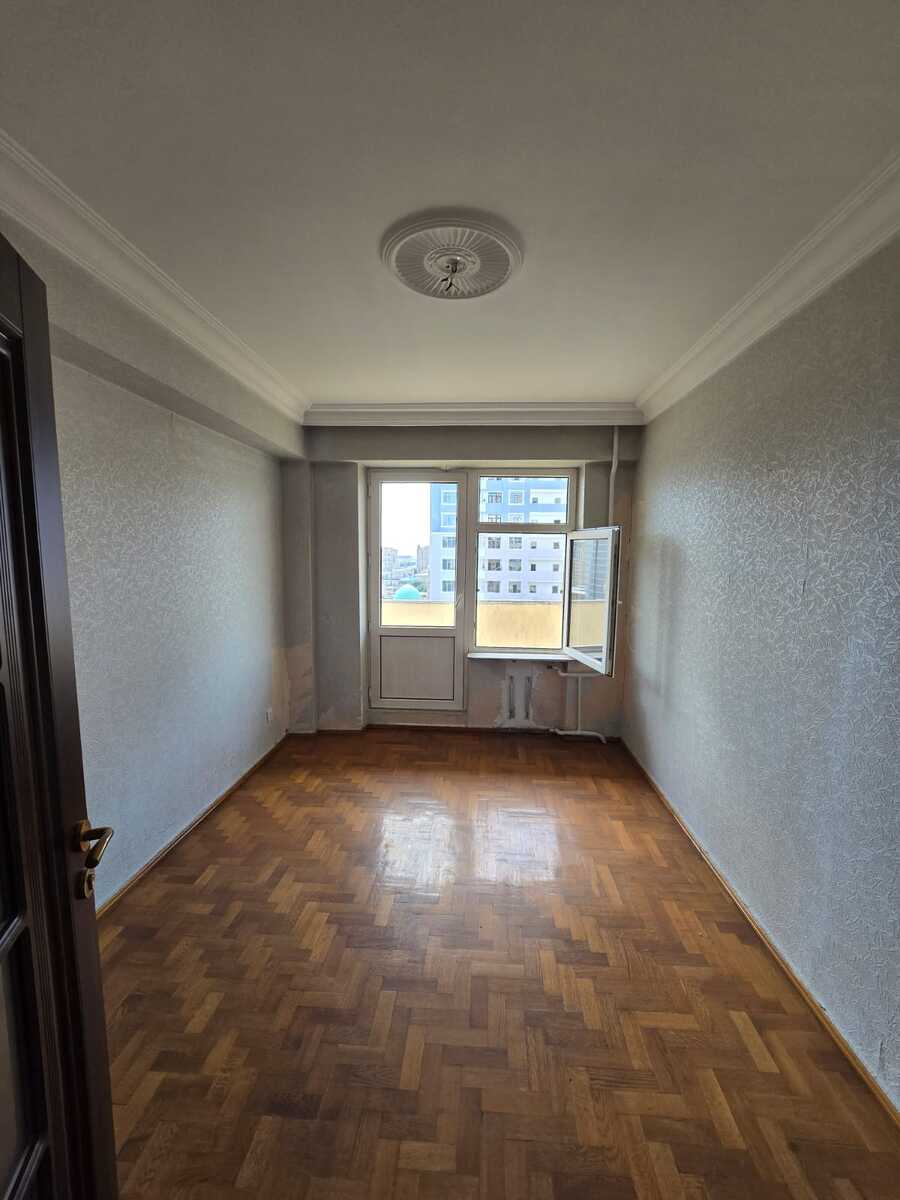 Satılır 5 otaqlı köhnə tikili 170 m² — Mənzil, Bakı (4)