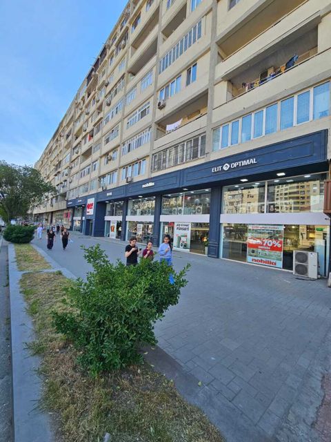 Satılır obyekt 800 m² — Bakı