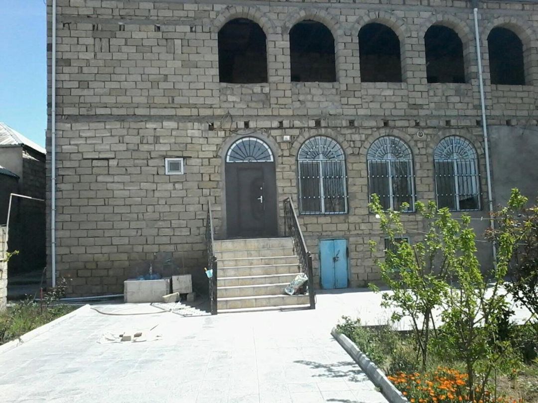 Satılır 4 otaqlı həyət evi/bağ evi 200 m² — Ev, villa, Bakı (2)