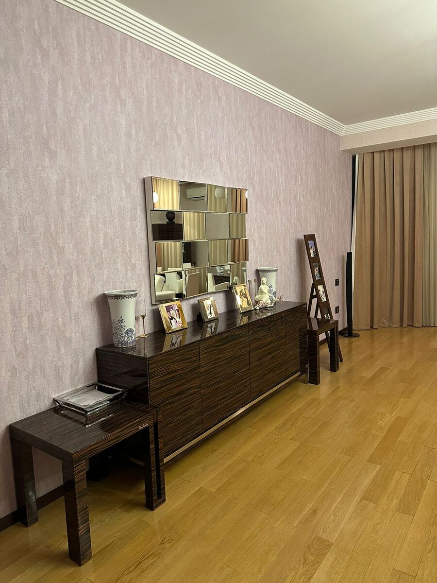 Satılır 4 otaqlı yeni tikili 200 m² — Mənzil, Bakı (11)