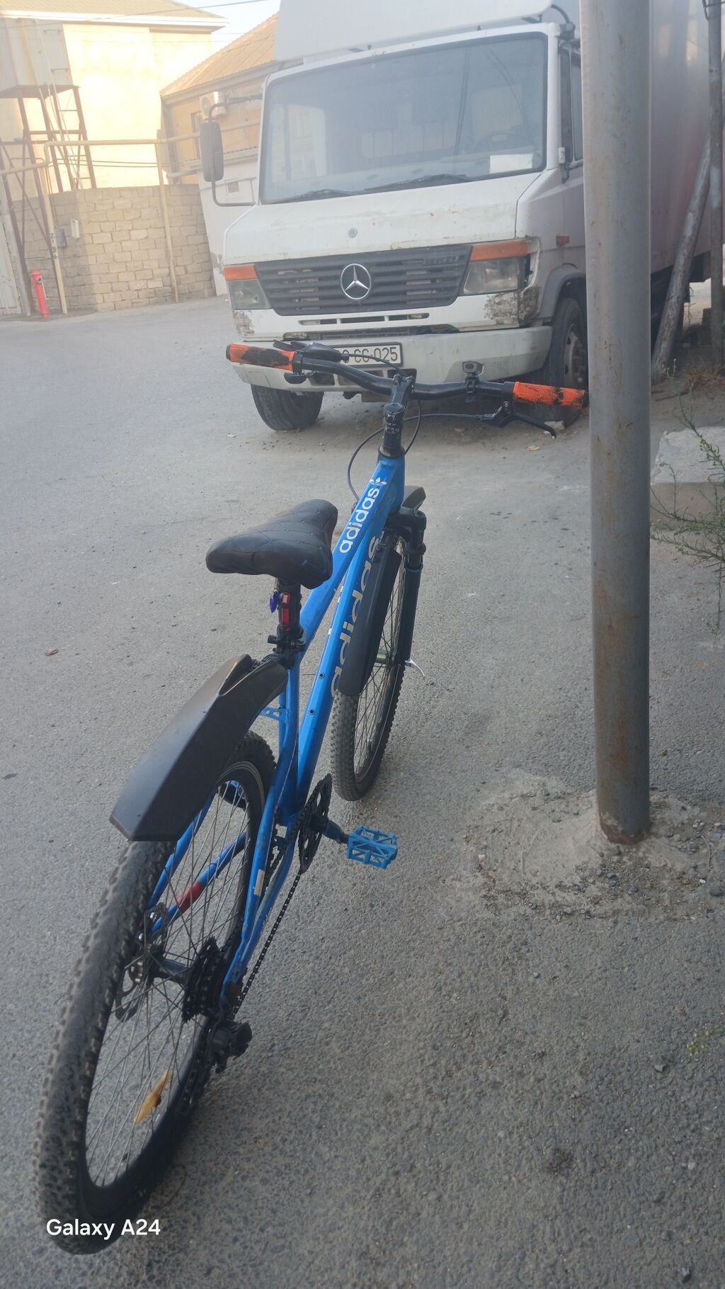 Məhsul: Dağ/Trekking velosipedi - Rəng: Parlaq mavi, “adidas” — Dağ velosipedləri, Bakı (6)