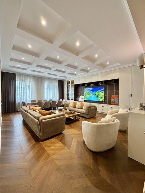 Satılır 7 otaqlı yeni tikili 285 m² — Bakı