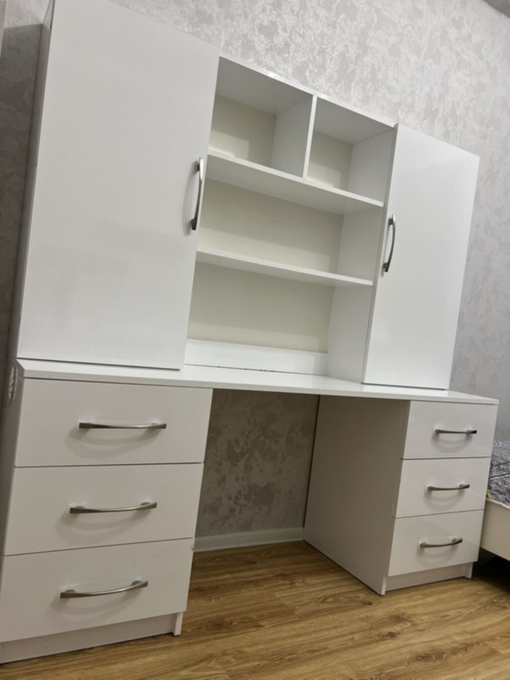 Ağ rəngli modul iş masası və üst dolab komplekti 2 ədəd - Geniş iş — Mebel, Bakı (2)