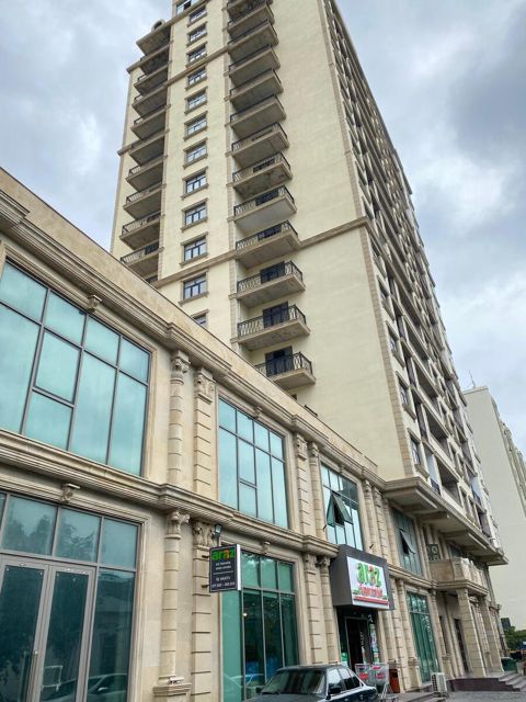 Satılır 3 otaqlı yeni tikili 153 m² — Bakı