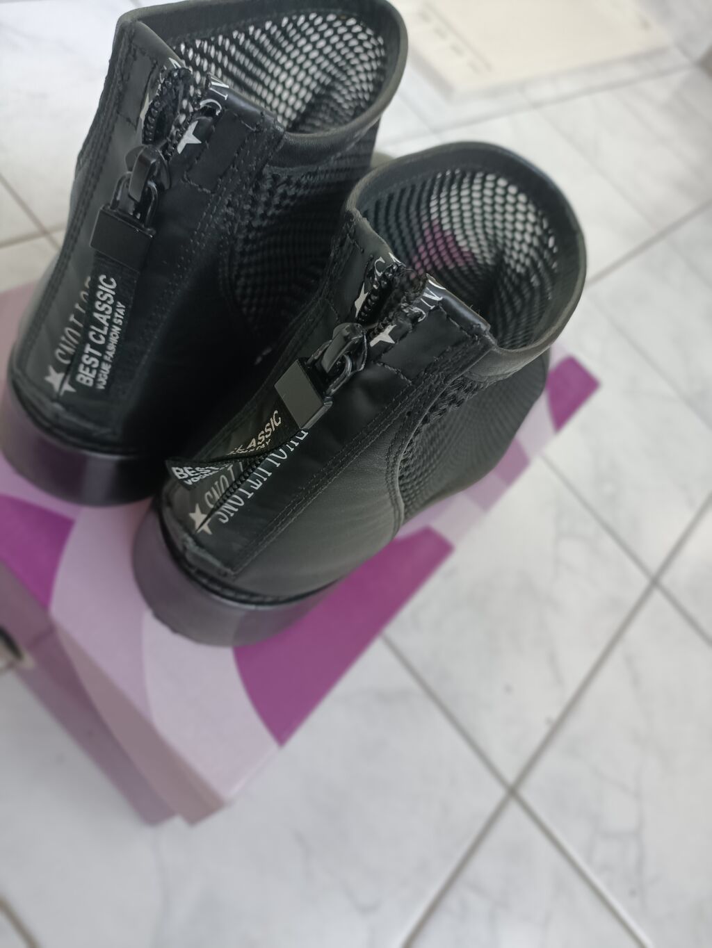 Qadın üçün qara mesh botilər - Model: Aşağı boylu, dairəvi burunlu — Şəxsi əşyalar, Bakı (9)