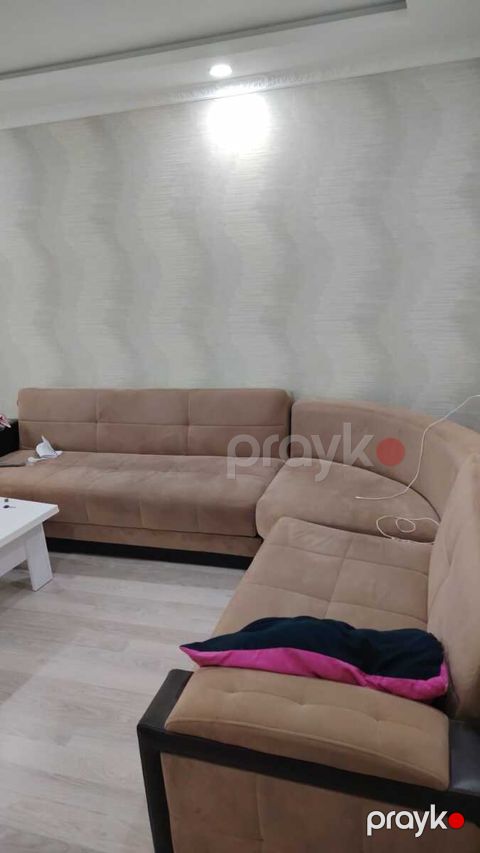 İcarəyə verilir 3 otaqlı köhnə tikili 65 m²