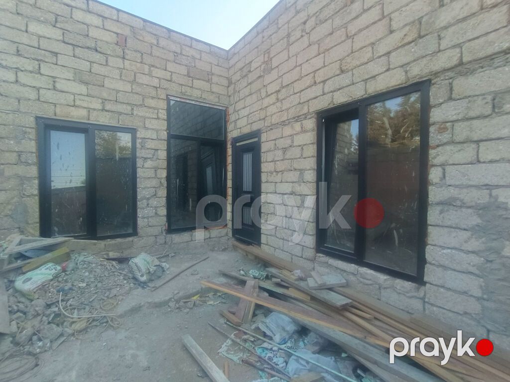 3 otaqlı, 78 kv. m, Təmirsiz — Ev, villa, Bakı (9)