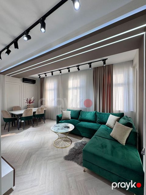Satılır 3 otaqlı yeni tikili 125 m²